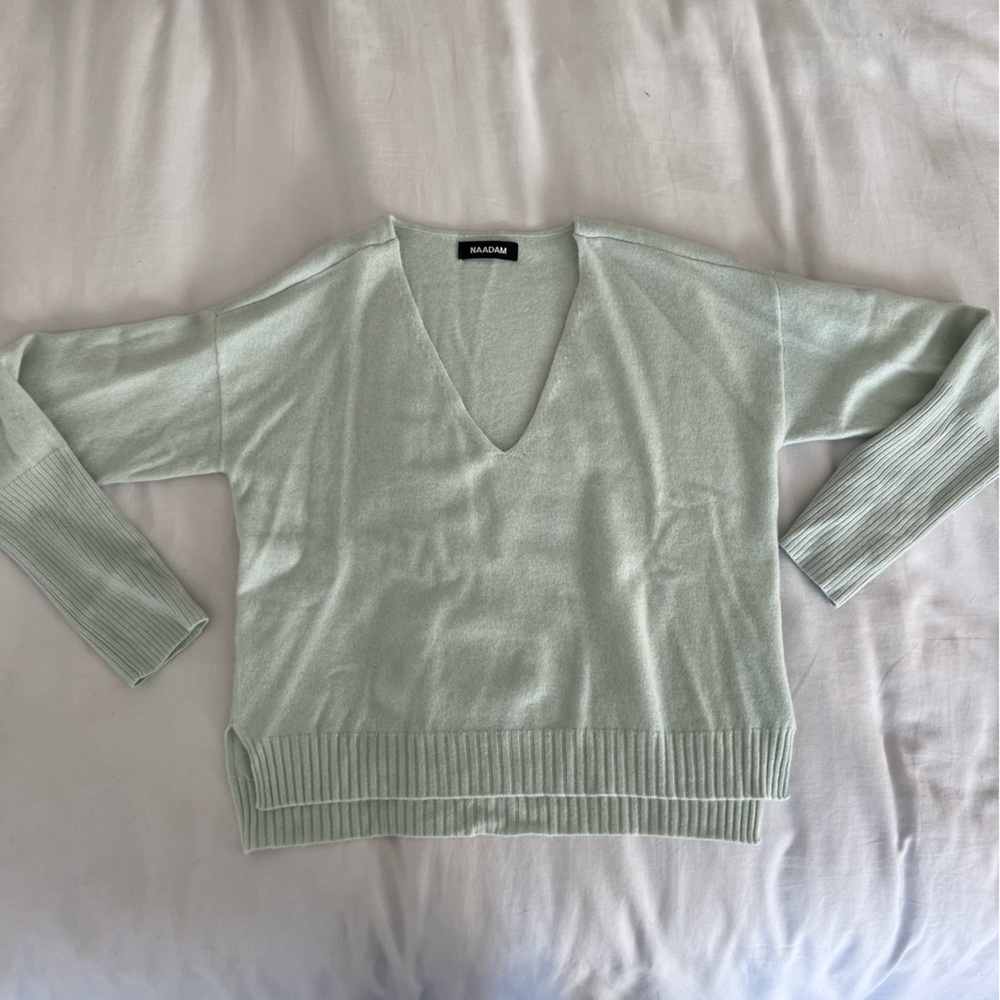 Nadaam v neck cashmere